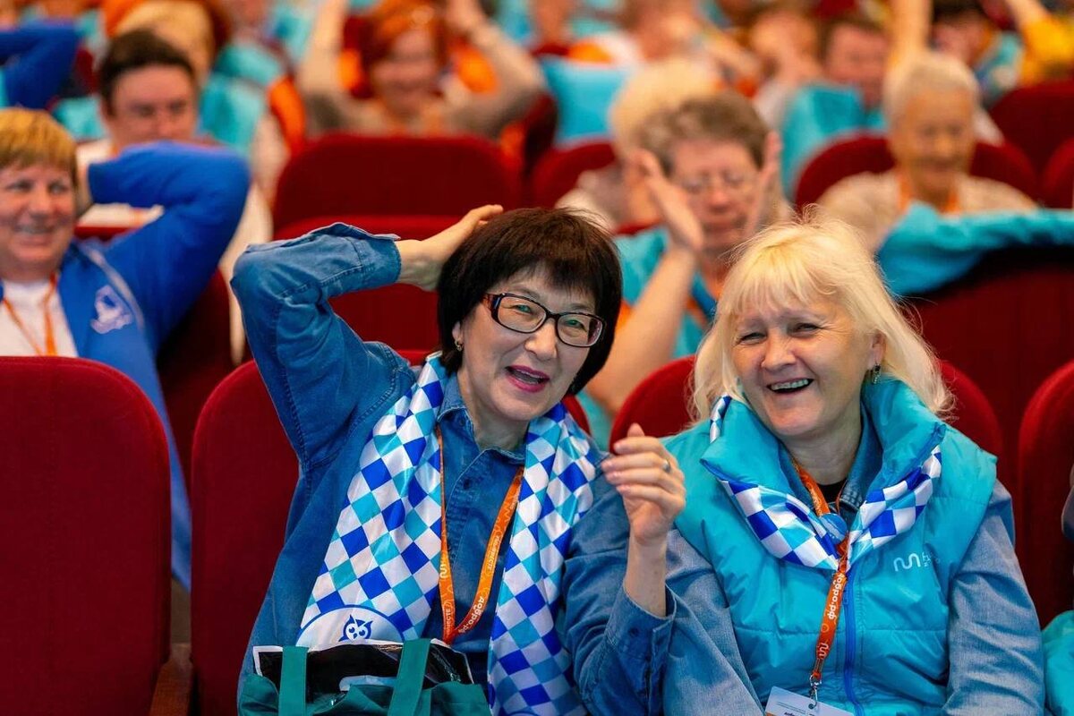    Руслан Кухарук поздравил югорчан старшего поколения с Днем пожилого человека