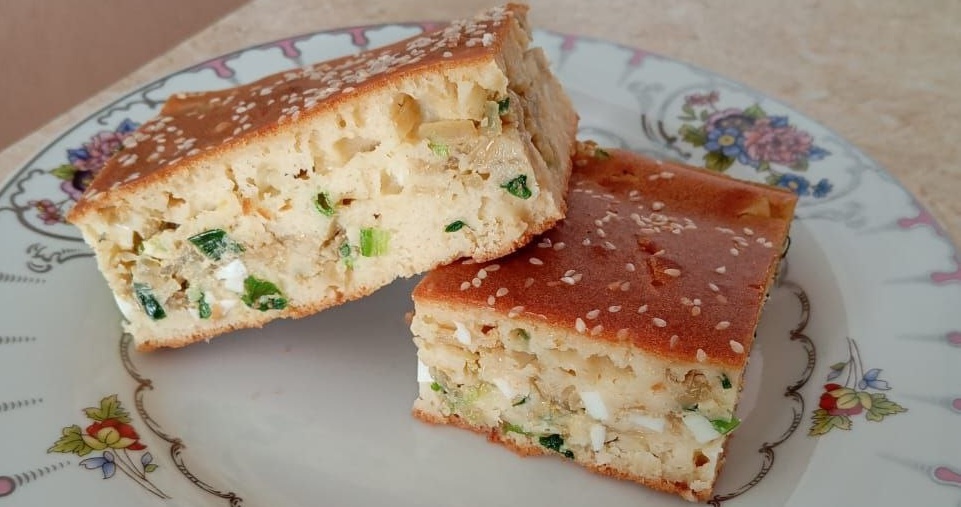 Пирог с капустой заливной и нежный - самый быстрый на кефире