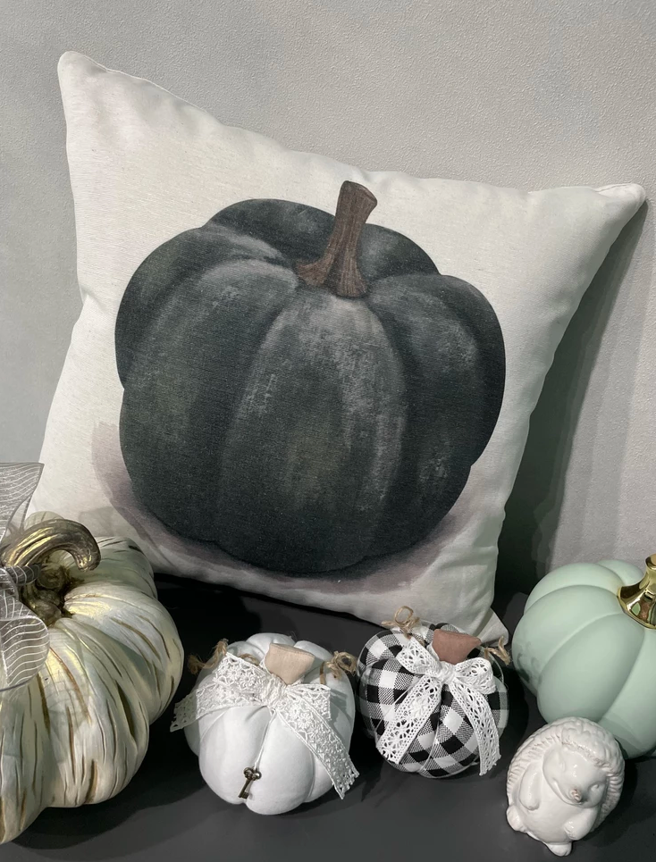 Прекрасное качество ❤️ сшита идеально, съемная наволочка, прекрасный принт. Нужно еще будет докупить с другим рисунком 🥰 Спасибо продавцу!) Пришла хорошо упакована в коробку, и в целлофановом пакете.