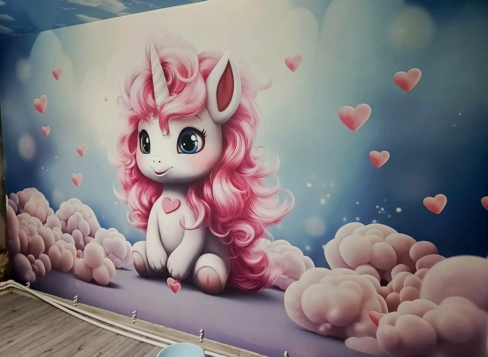 Обои просто супер 👍 рекомендую. Клеятся и тянутся отлично. Даже если стены не ровные, стыки можно стянуть