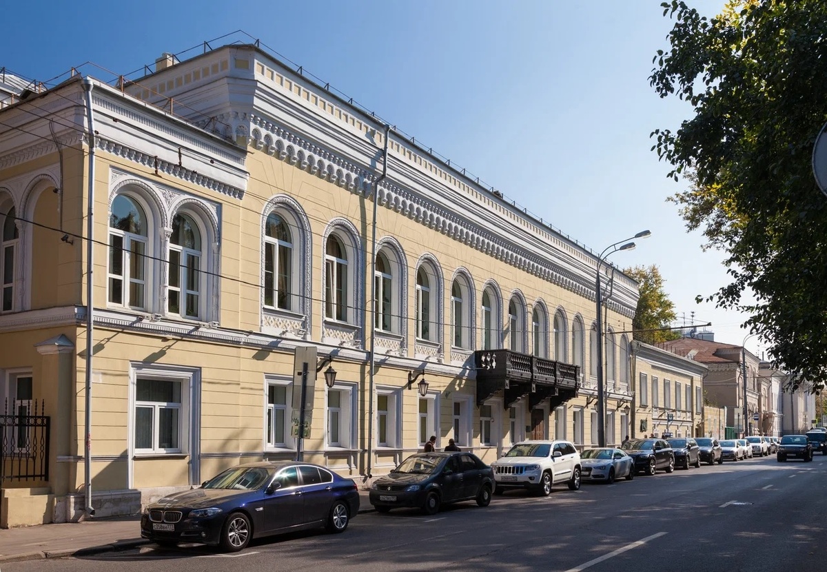 Здание музея на Гоголевском бульваре в Москве