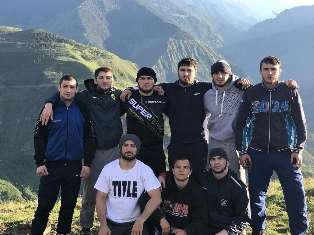 Дагестанцы - дружественный и не знающий национальной розни конгломерат из примерно 30 разных этносов, больших да малых