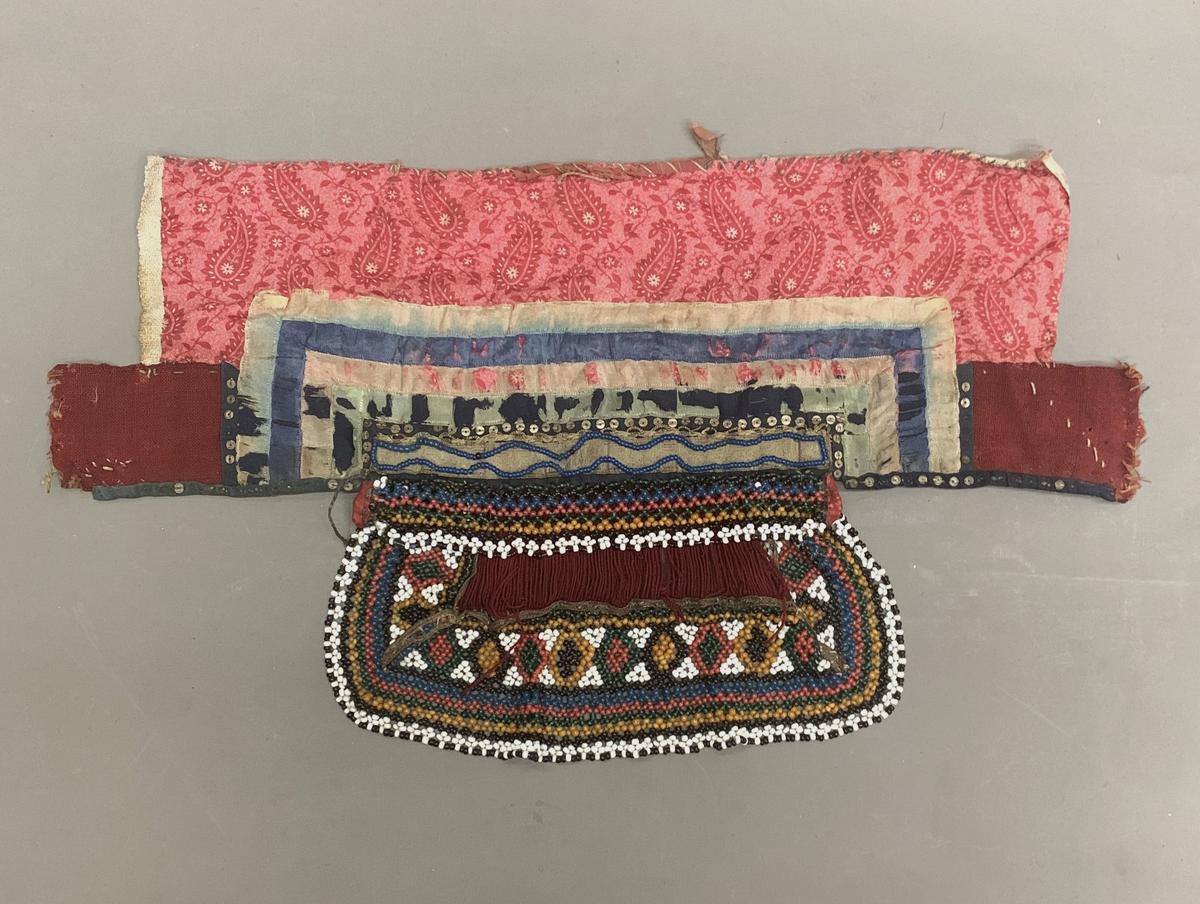  Позатыльник. Русские. Рязанская губерния. Вторая половина XIX в. Из собрания Этнографического музея Казанского университета.