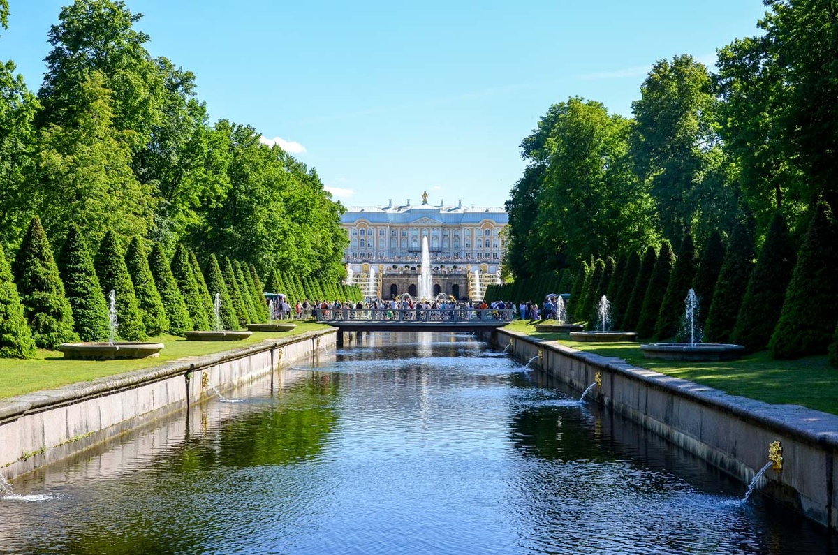 Администрация Ленобласти продолжит взаимодействие с Министерством культуры по уточнению зон охраны водоподводящей системы Петергофа.  Фото: Фото: ФедералПресс / Дмитрий Шевалдин