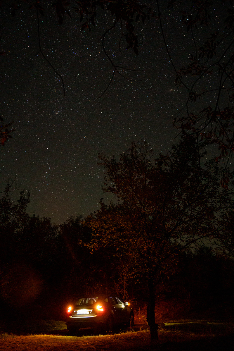 наша машинка позирует на фоне звезд