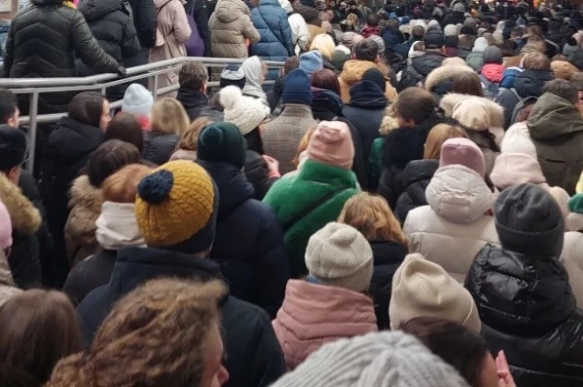    В казанском метро из-за сбоя оплаты собралась огромная толпа