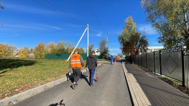    В селе Русское отремонтировали дороги к социальным учреждениям