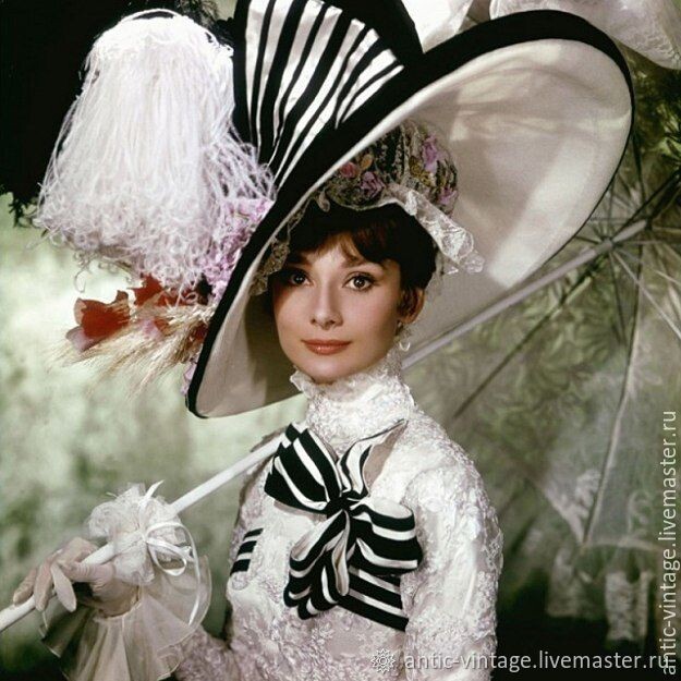 Великолепная Одри Хепберн.