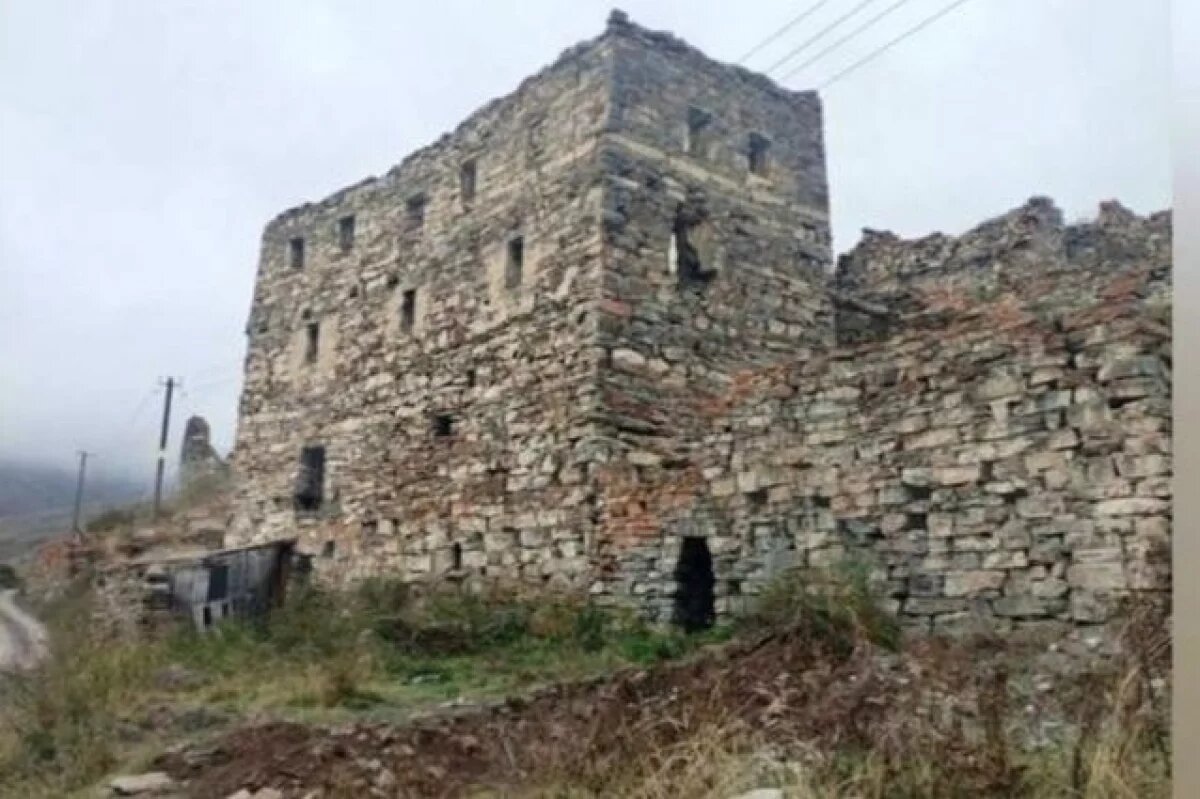    До 1963 года усадьбой владели Балаовы.