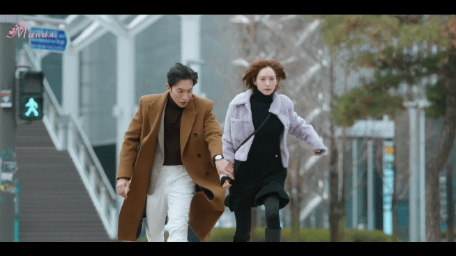 Шикарная физическая форма у актеров и весьма нестандартный способ проявления чувств.