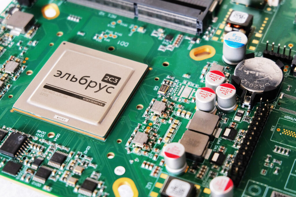 Российский процессор Эльбрус-2С3, фото bitblaze.ru