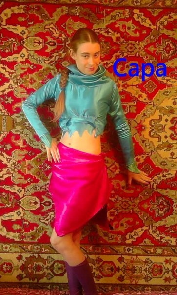 Ориби Каммпирр. Авторский костюм на Чародеек: совмещение элементов одежды с лентами. Сара из ранней повести "Книга Сары", ныне переписана в одноимённую повесть, есть в Сети © Copyright: Ориби Каммпирр