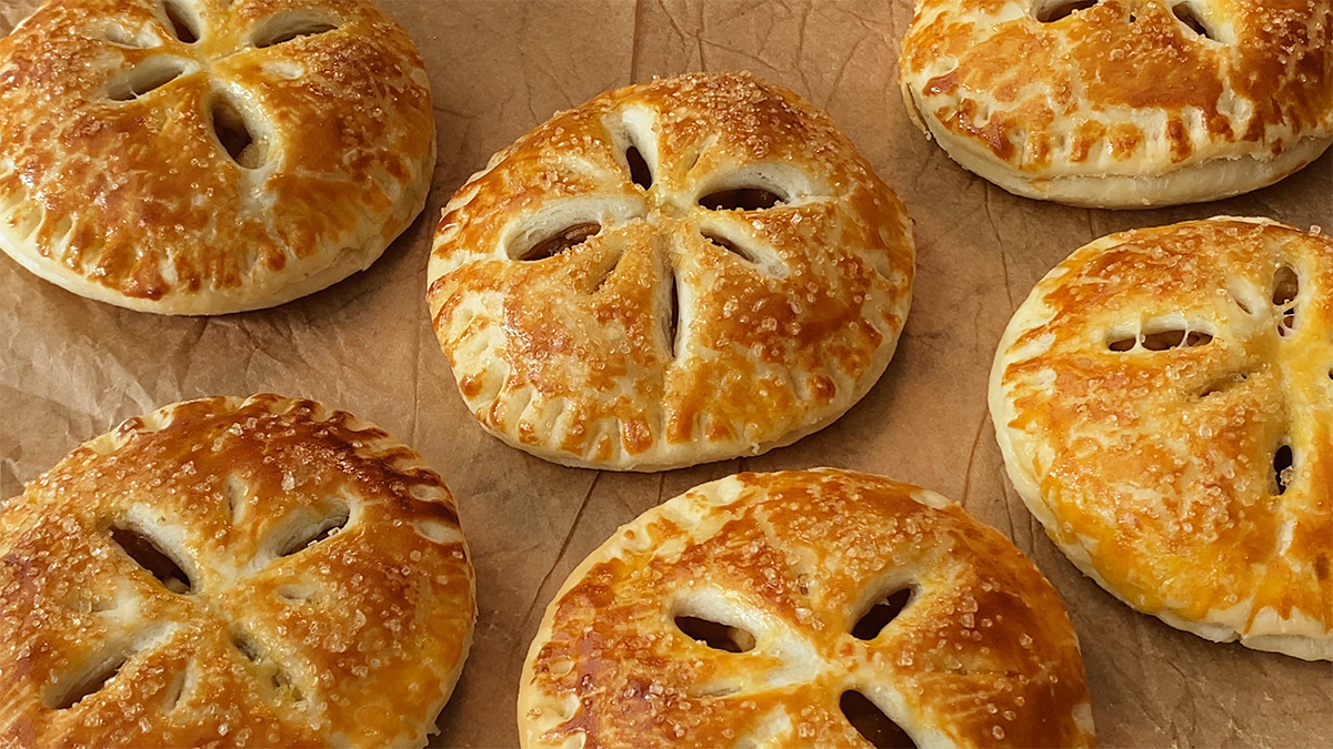 В итоге получается румяная хрустящая корочка.