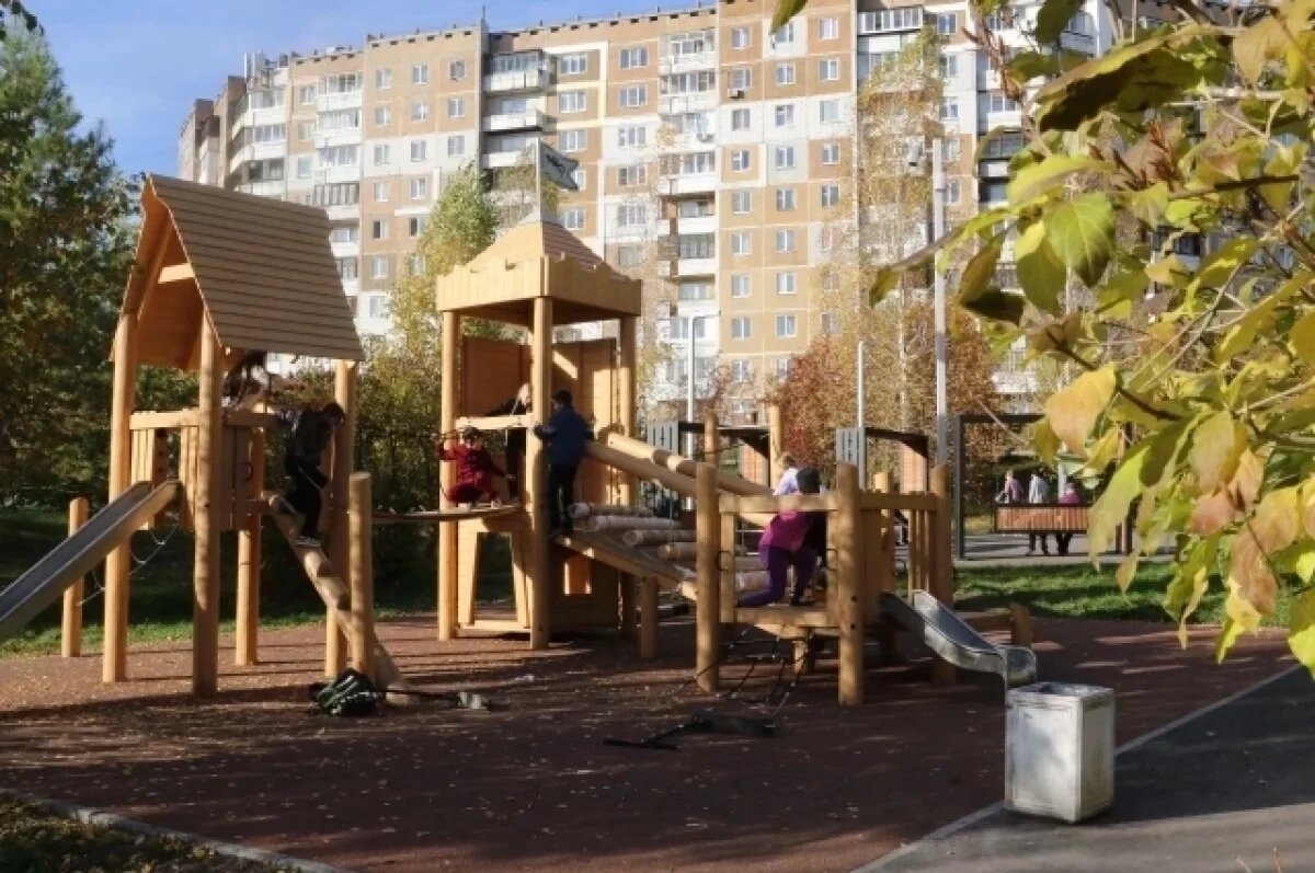    В Кемерове завершили благоустройство сквера Новорождённых на ФПК