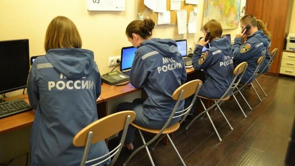     Сотрудники МЧС. Источник: ria.ru Автор фото: МЧС России