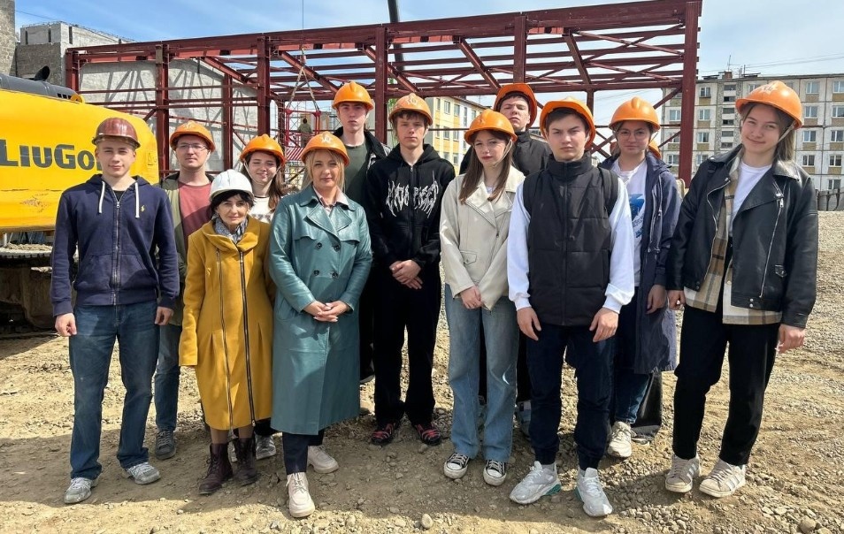 Студенты геолого-строительного отделения Магаданского политехнического техникума / Сайт Магаданского политехнического техникума