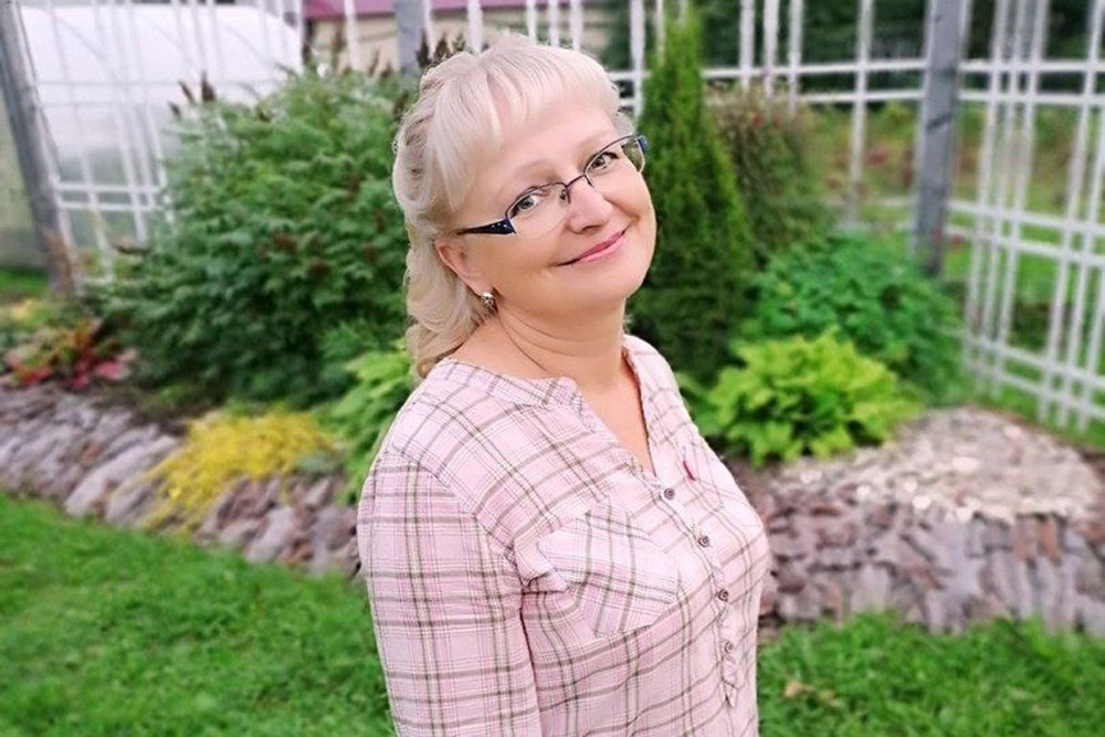 Архангельская учительница начальных классов Елена Харюшева, когда начался длительный судебный процесс, вынуждена была уволиться. Сейчас она на пенсии. Хотя еще могла бы учить малышей - Елене только пятьдесят с хвостиком. / vk.com.ссылка внизу