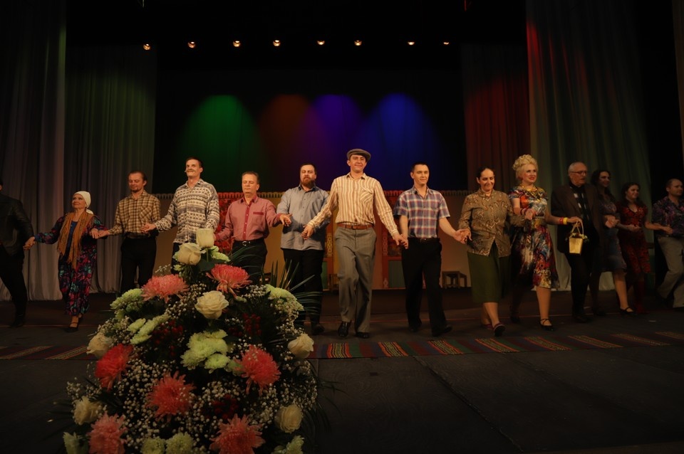    Спектакль «Светлые души» на сцене кемеровской драмы. Фото: архив театра.