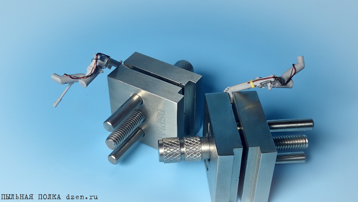 Стойки шасси Ка-52 "Аллигатор" 1/48 Звезда 4830.