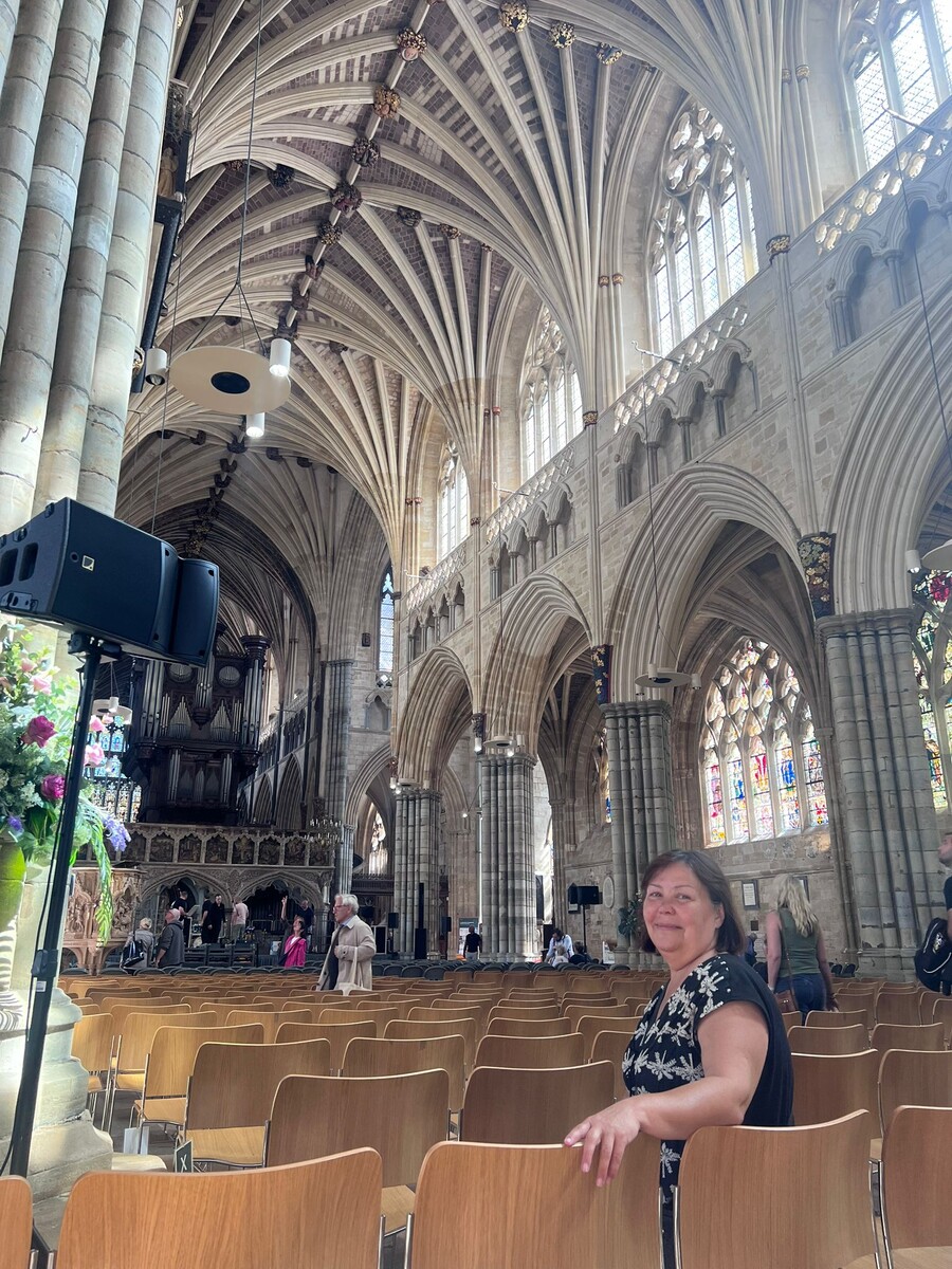 Это я в Соборе Эксетера
