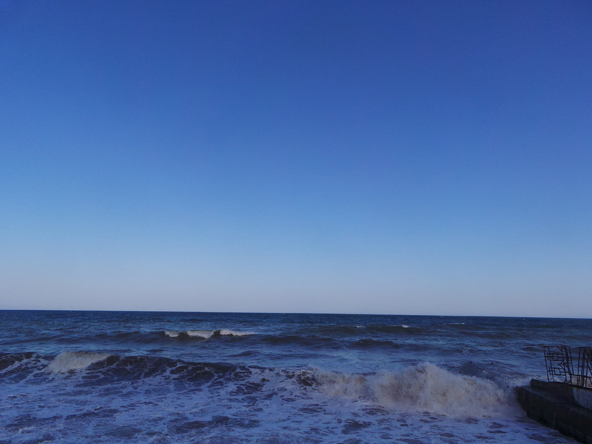 Конечно не шторм века, но таких волн я еще не видела. 27 сентября 2023 года