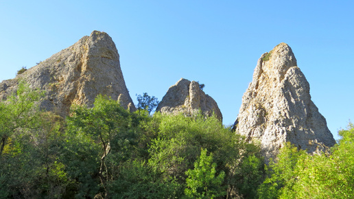 У скал Три брата.