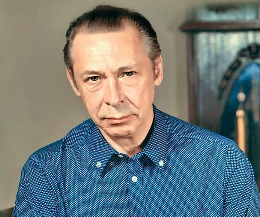 Олег Ефремов 