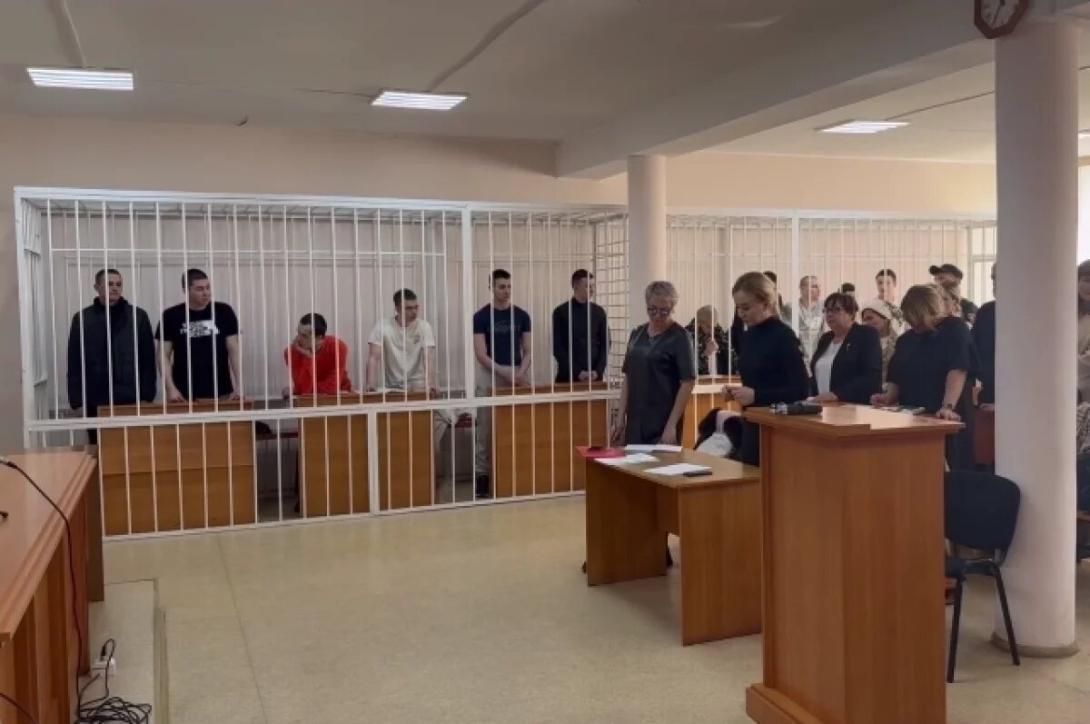    Осужденные Бегоян, Шехтер, Волобуев, Демешов, Елизаров, Зельцев, Игамбердиев, Кириллов, Кусонц, Нематуллоев, Нижегородов, Нифонтов и Туртугешев.