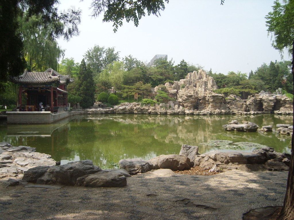 Парк недалеко от нашего дома в Пекине