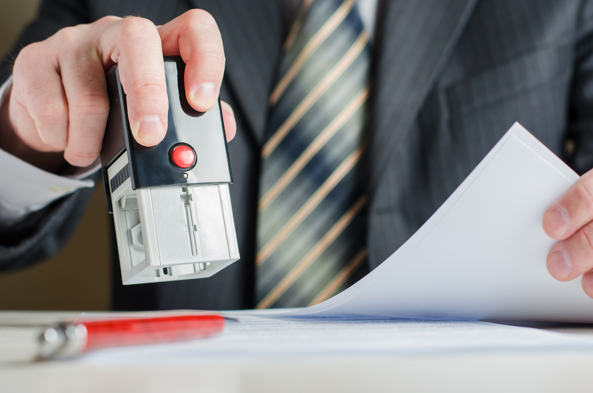 Реструктуризация помогает справиться с кредитом, если его становится трудно погасить, но банки не всегда соглашаются использовать этот инструмент.