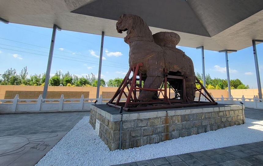 Чугунный лев Цанчжоу. Подлинная скульптура