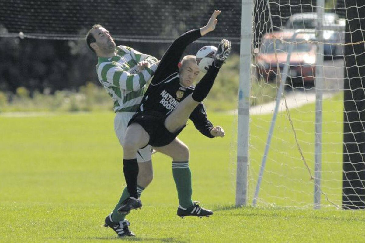    Конор Макгрегор (справа)