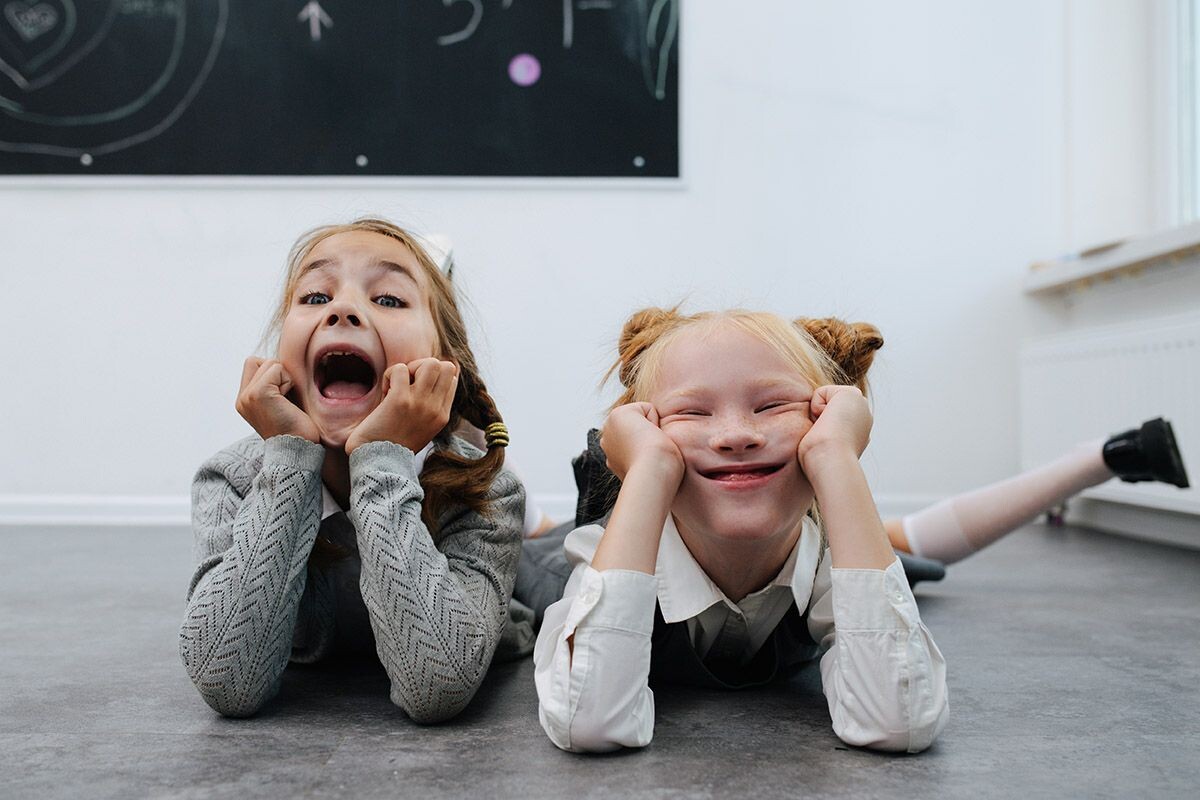 Оставьте ребенку время сбросить напряжение. Источник: Shutterstock📷
