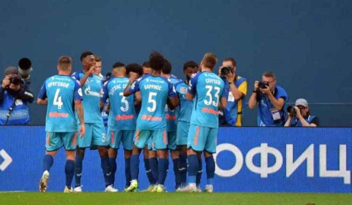     Футболисты "Зенита". Источник: ria.ru Автор фото: Александр Гальперин