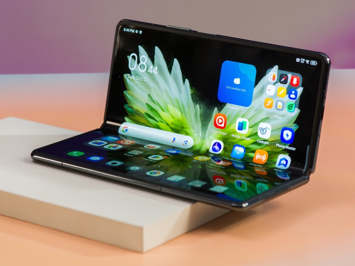    Обзор TECNO PHANTOM V Fold2: у него всё сложится