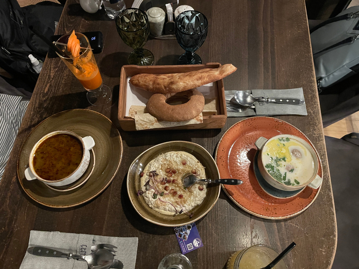 Наш первый ужин