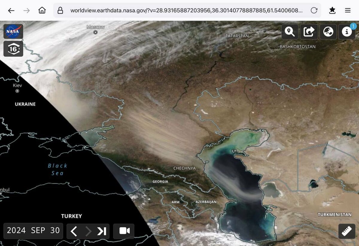 «Как будто всю ночь по полю носилась» — Белорусы показали, во что превратились их авто после «грязного дождя» с прикаспийской пылью