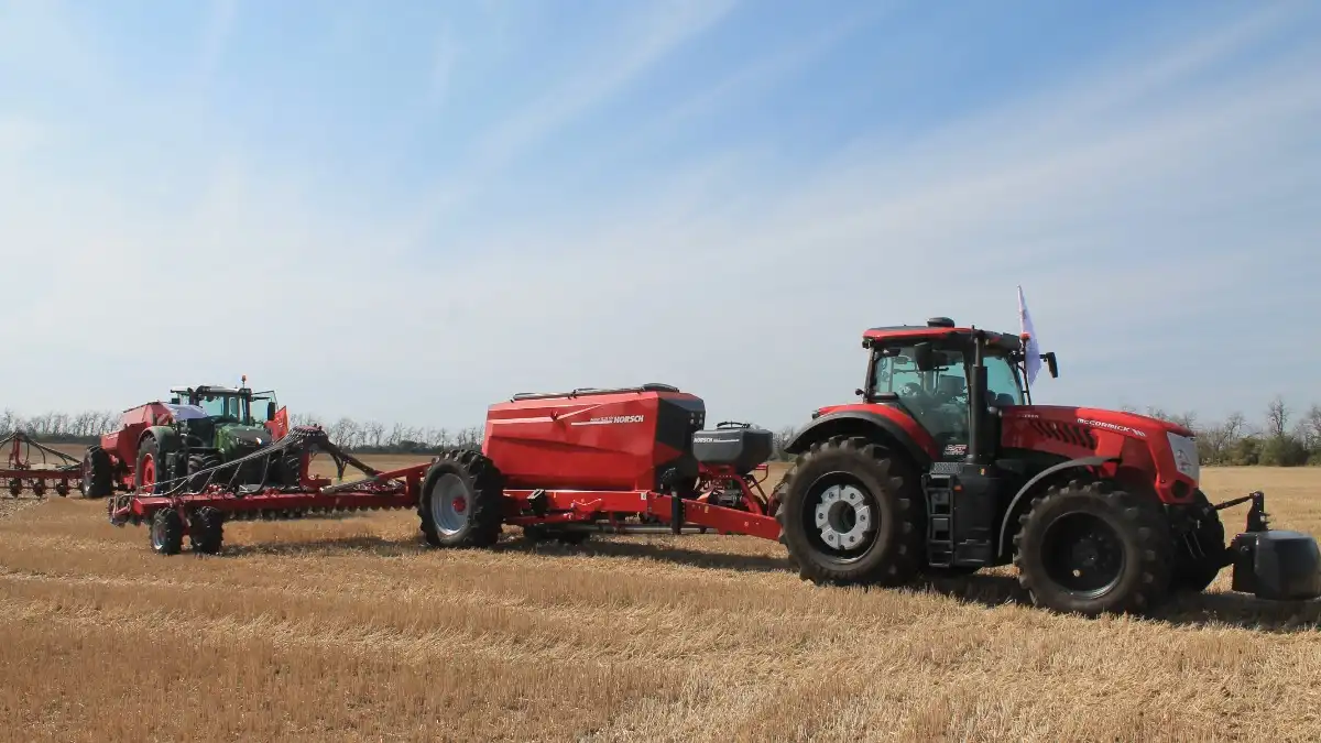 Фото: © Артём Борисов / Glavpahar.ruДемонстрационный показ техники Horsch