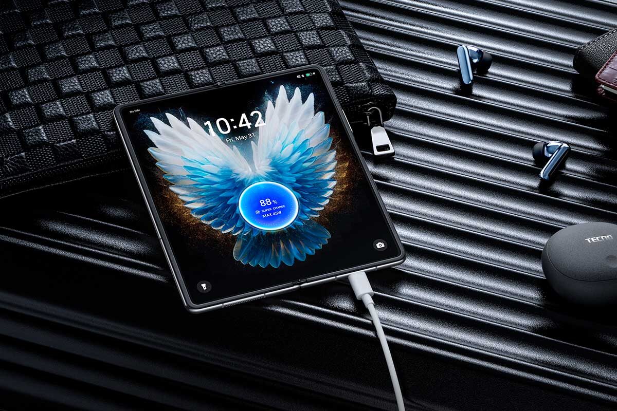 Tecno📷Tecno Phantom V Fold2 5G