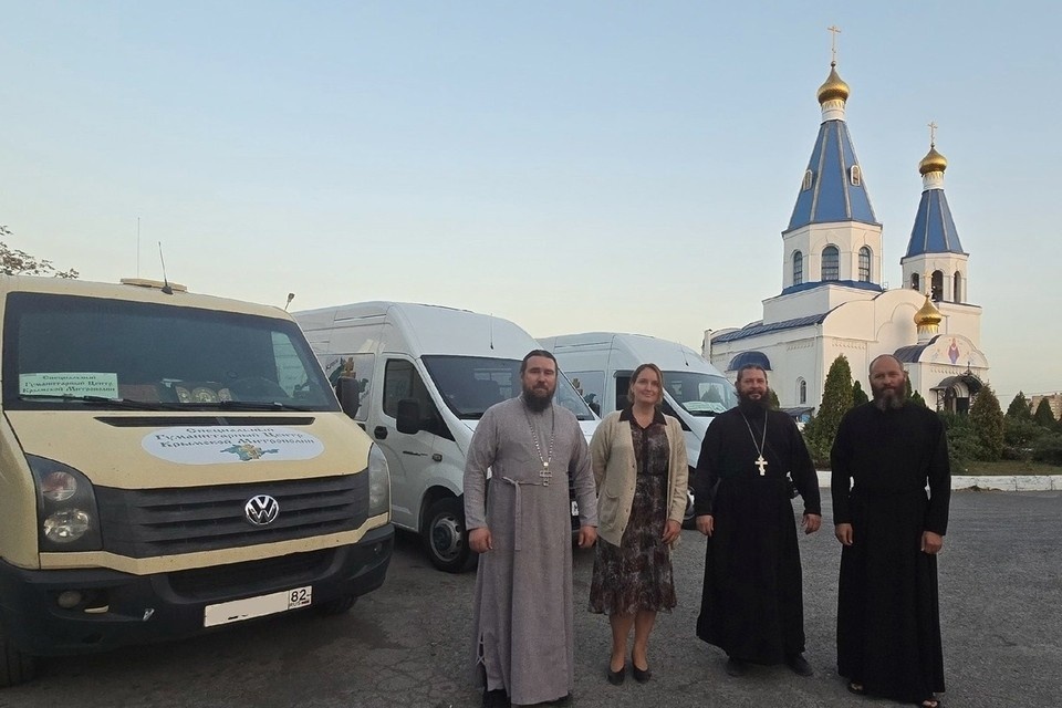    Специальный гуманитарный центр Крымской митрополии доставил гуманитарный груз в Никольский монастырь под Угледаром. Фото: Дмитрий Кротков\VK