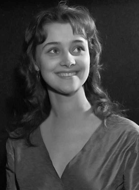 Людмила Марченко в юности. 