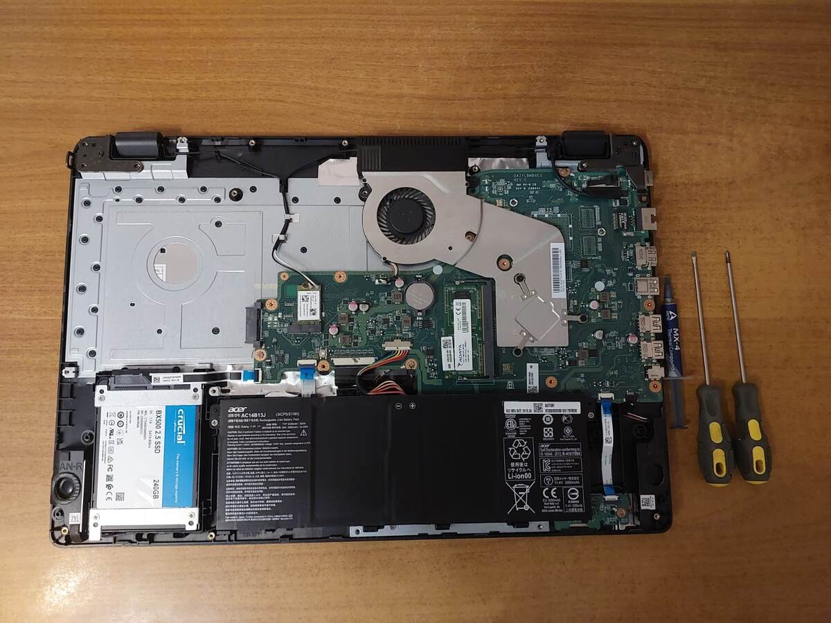 проведена профилактика нашим мастером: чистка от пыли, замена термоинтерфейса - использована термопаста mx-4