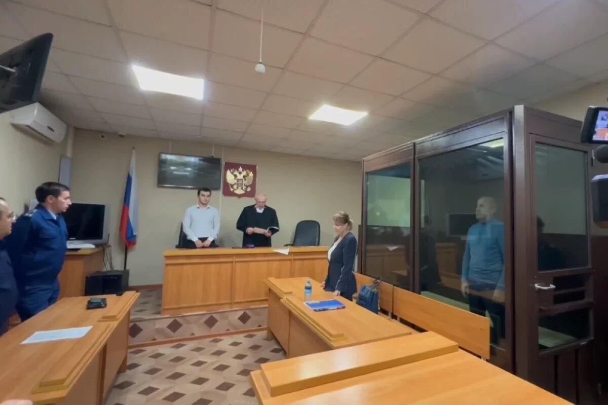    Суд отправил в СИЗО подозреваемого во взяточничестве мэра Избербаша