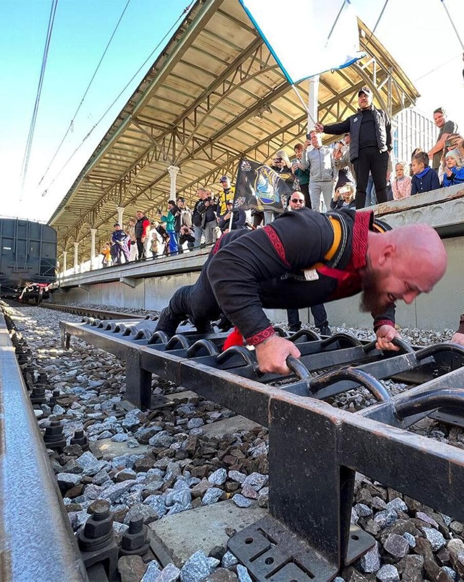    Новый рекорд спортсмен установил на Белорусском вокзале. Telegram-канал "Московская железная дорога"