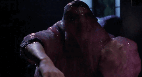 Когда сильно раздул пузыь из жвачки и лопнул себе на лицо