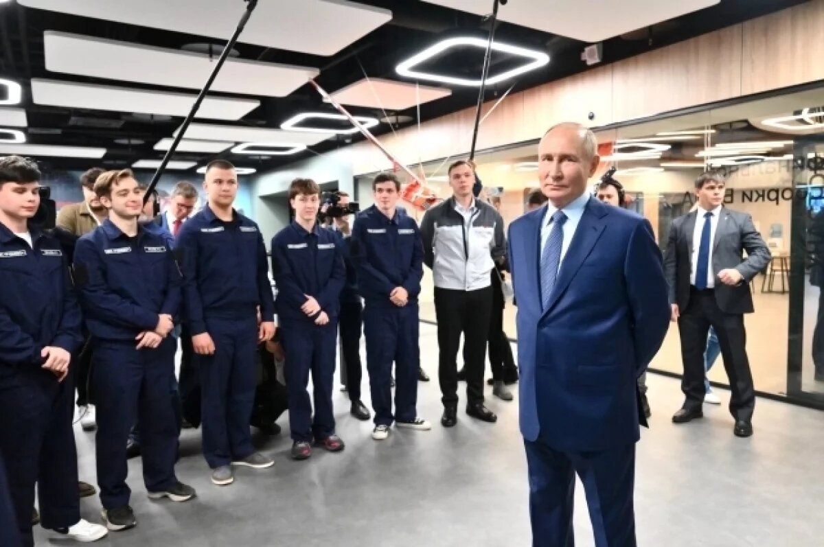    Путин одобрил идею разработки дрона для военкоров