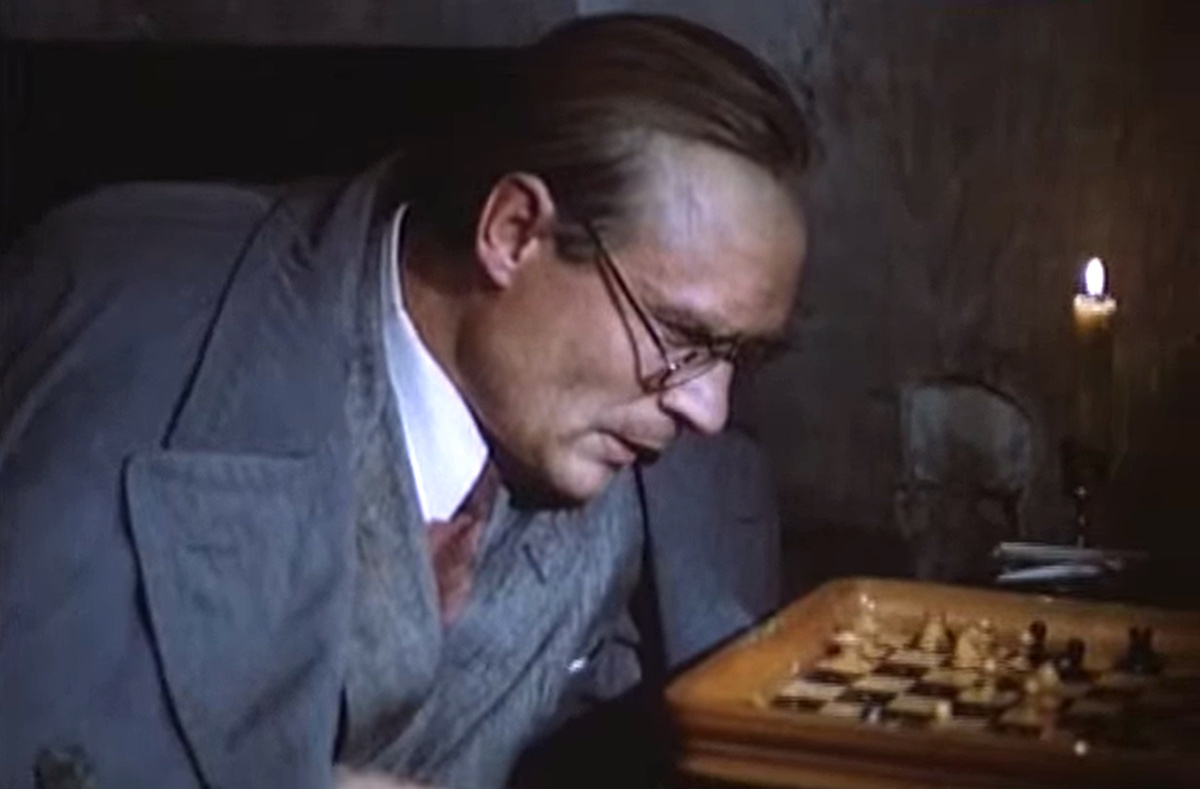 Кадр из кинофильма "Белый снег России", 1980 г., режиссер Юрий Вышинский, сценаристы Юрий Вышинский, Александр Котов, композитор Александр Флярковский (скриншот) 