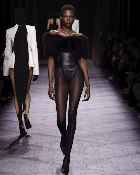 Nina Ricci коллекция готовая одежда Весна-Лето 2025 Париж, 27 сентября 2024 г.