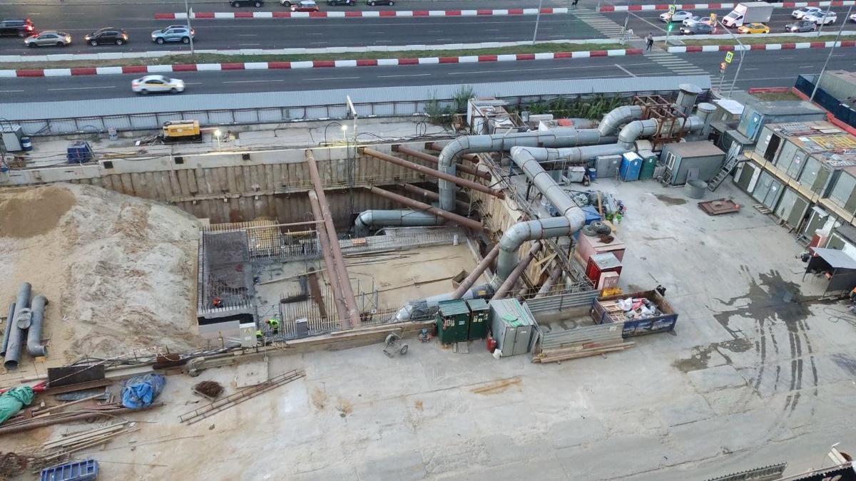 📷 1.1: Наименее готовая часть монолитных конструкций на северной стройплощадке — одна из секций венткамеры.