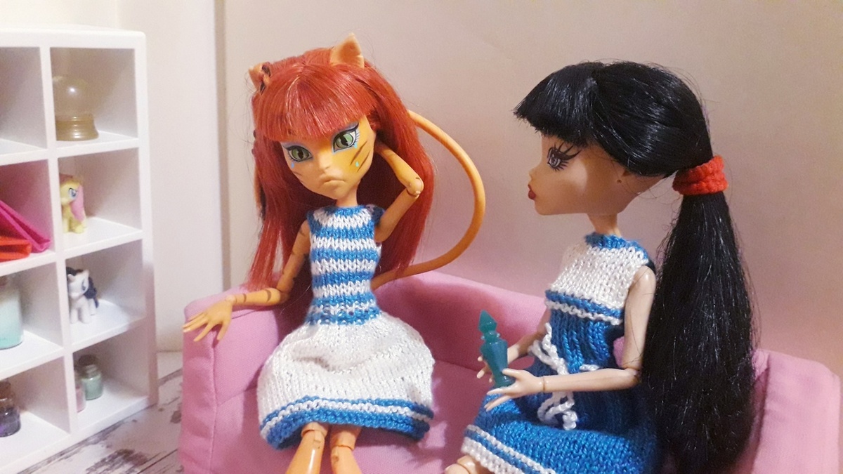 Неудачный поворот головы - резкая боль в шее, опухоль, каждое движение  вызывает боль. Доктор прописал мазь.